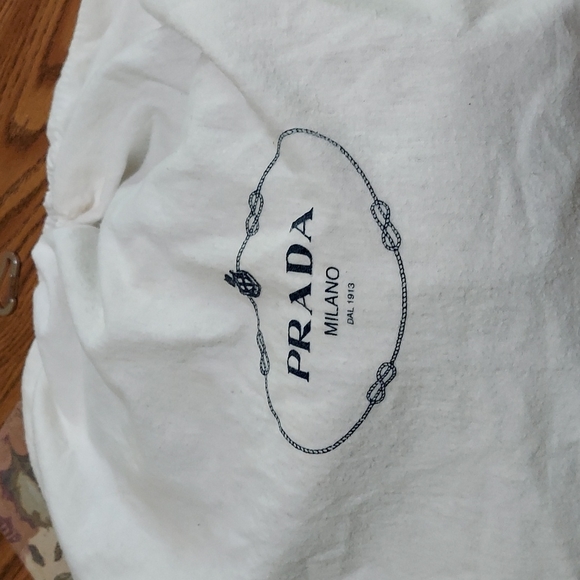 COPY - Prada black leather bag. VINTAGE in pristine condition - Picture 14 of 16